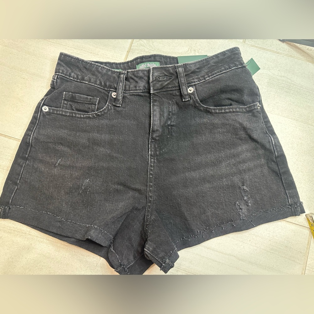 NWT Wild Fable Black Denim Shorts, size 2/R